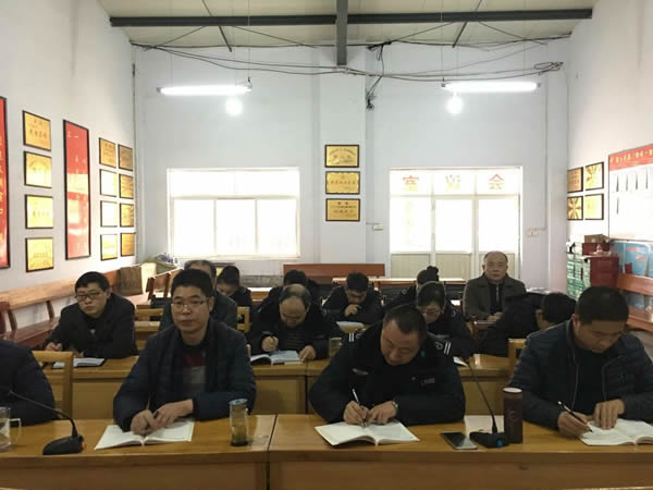 隴運集團(tuán)公司黨委組織開展黨課輔導(dǎo)和理論學(xué)習(xí)中心組（擴大）學(xué)習(xí)教育活動
