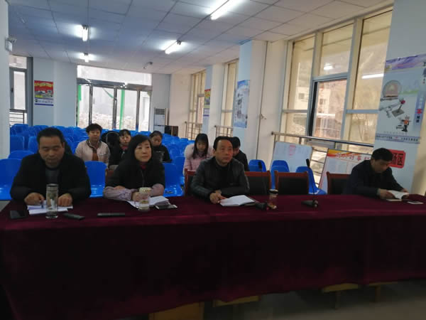 隴運集團(tuán)公司黨委組織開展黨課輔導(dǎo)和理論學(xué)習(xí)中心組（擴大）學(xué)習(xí)教育活動