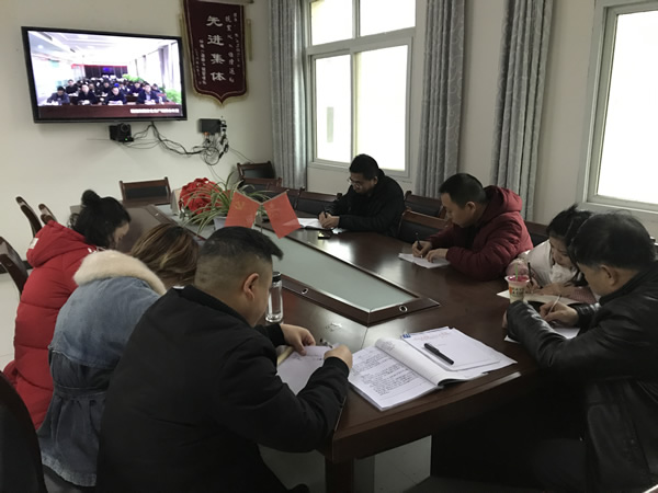 隴運集團(tuán)公司黨委組織開展黨課輔導(dǎo)和理論學(xué)習(xí)中心組（擴大）學(xué)習(xí)教育活動