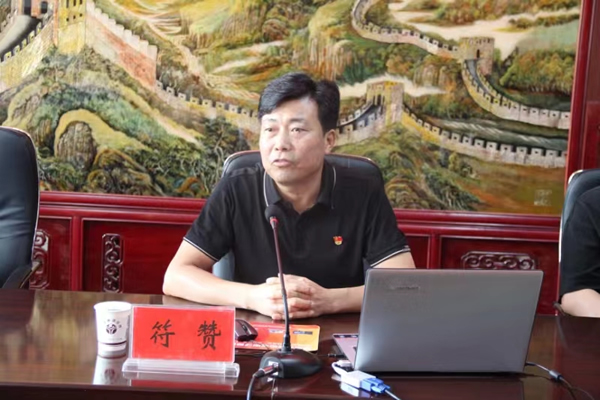 市政府國資委黨委委員、副主任符贊到隴運(yùn)集團(tuán)公司開展講授 黨紀(jì)學(xué)習(xí)教育專題 黨課暨“七一”慰問活動(dòng)
